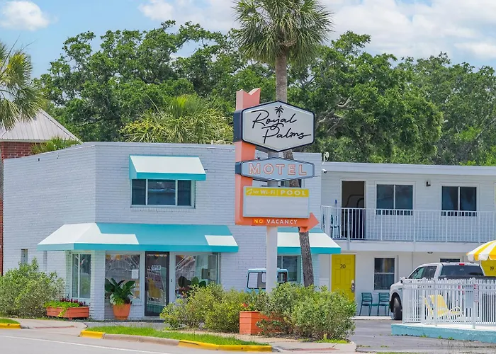 Royal Palms Motel